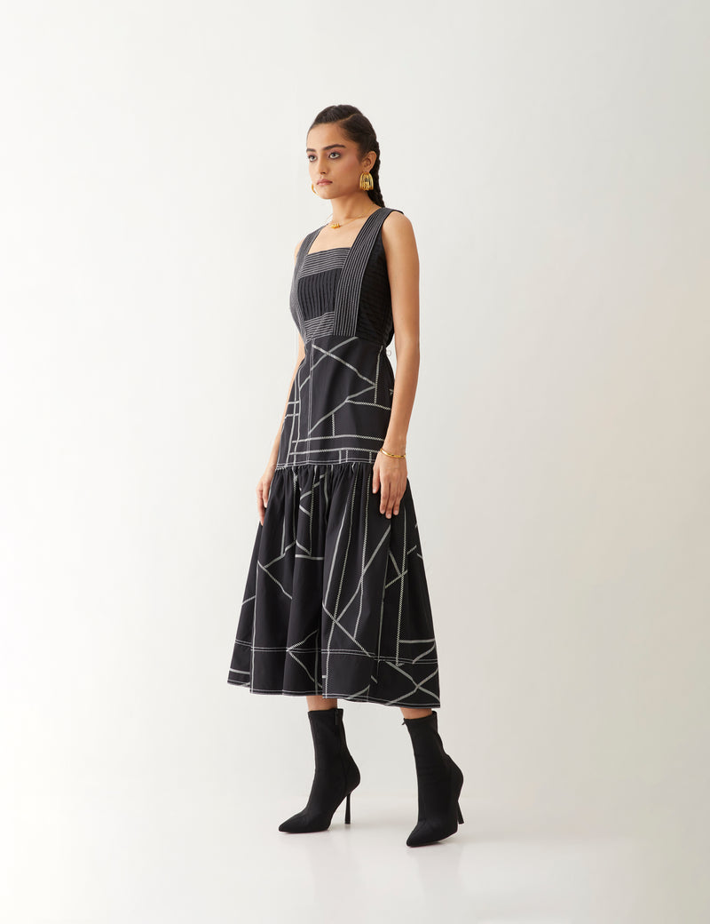 MAPLE DRESS - BLACK